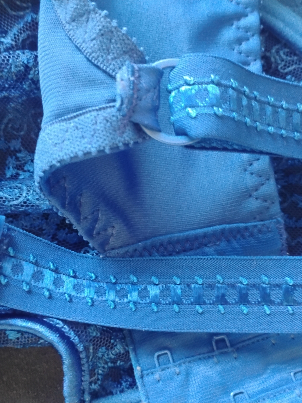 EMPREINTE Blue Lace Underwire Bra with Feminine Floral Lace - Picture 5 of 11